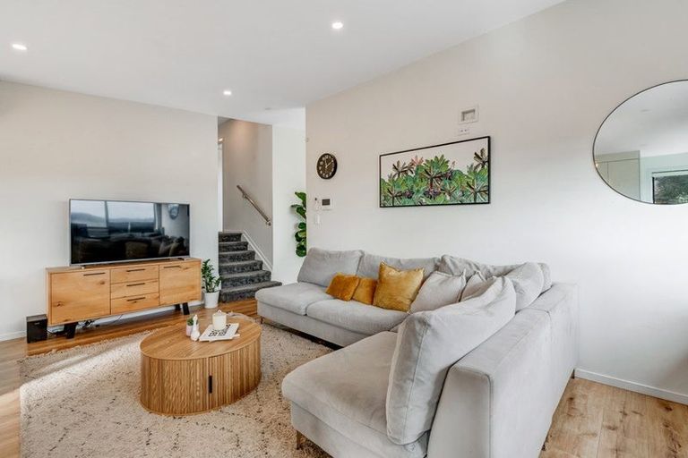 Photo of property in 35a St James Avenue, Helensville, 0800