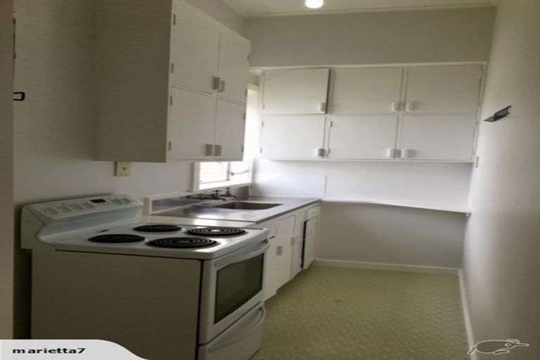 Photo of property in 1 Milne Terrace, Island Bay, Wellington, 6023