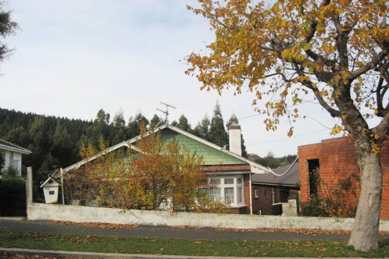 Photo of property in 22 Grandview Crescent, Opoho, Dunedin, 9010