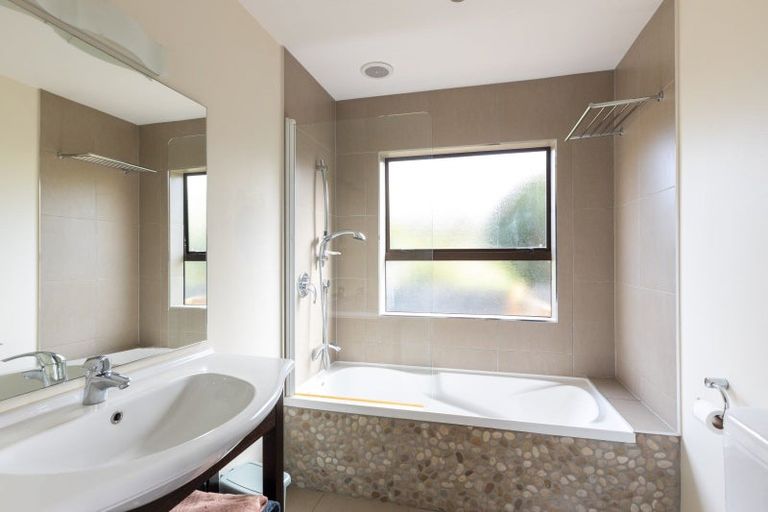 Photo of property in 19 Takiroa Street, Urenui, 4375