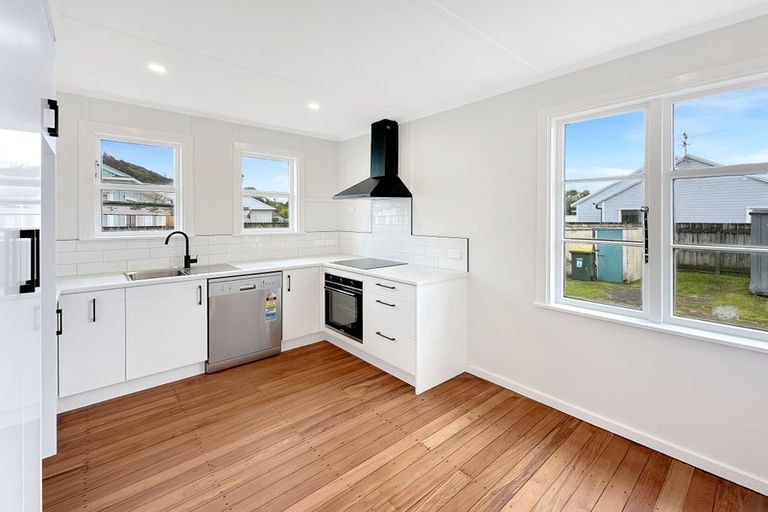Photo of property in 68 Seddon Street, Naenae, Lower Hutt, 5011