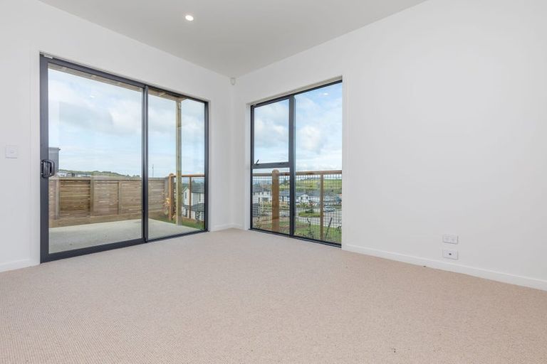 Photo of property in 9 Kumukumu Road, Long Bay, Auckland, 0630