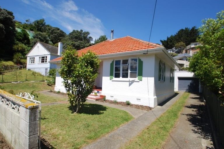 Photo of property in 4 Elphinstone Avenue, Strathmore Park, Wellington, 6022