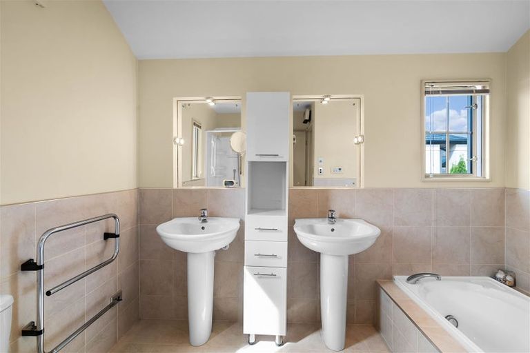 Photo of property in 12 Chateau Drive, Burnside, Christchurch, 8053