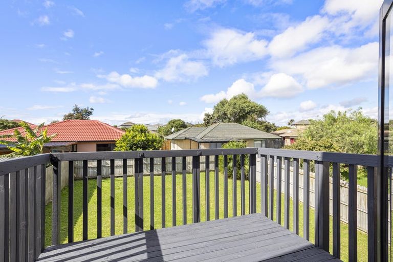 Photo of property in 16 Secoia Crescent, Mangere, Auckland, 2022