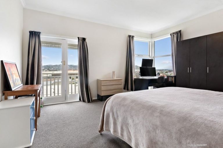 Photo of property in 10 Queens Drive, Kilbirnie, Wellington, 6022