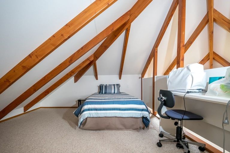 Photo of property in 18 Moana View Road, Waikawa, Picton, 7220