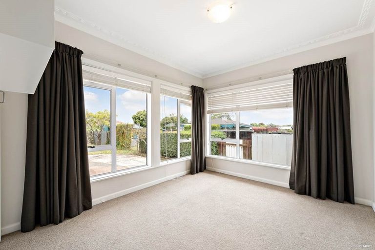 Photo of property in 527 Richardson Road, Mount Roskill, Auckland, 1041