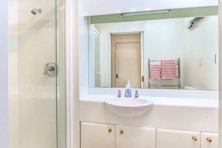 Photo of property in 2/135 Fendalton Road, Fendalton, Christchurch, 8052