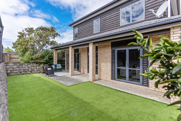 Photo of property in 140 Wellington Street, Howick, Auckland, 2014