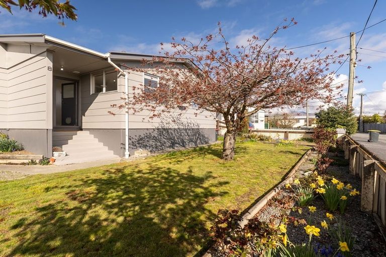 Photo of property in 8 Hopkins Road, Twizel, 7901