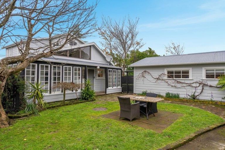 Photo of property in 12 Wallace Street, Featherston, 5710