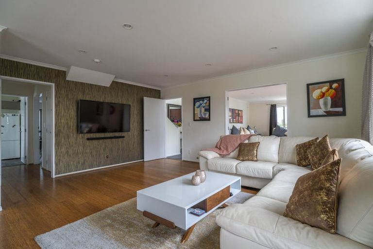 Photo of property in 29 Erlestoke Crescent, Churton Park, Wellington, 6037