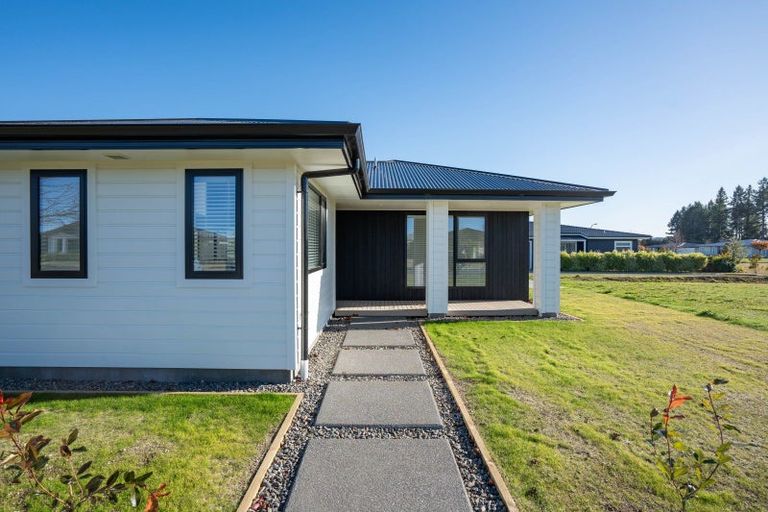 Photo of property in 16 Maison Way, Rangatira Park, Taupo, 3330