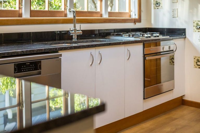 Photo of property in 123 Muritai Road, Eastbourne, Lower Hutt, 5013