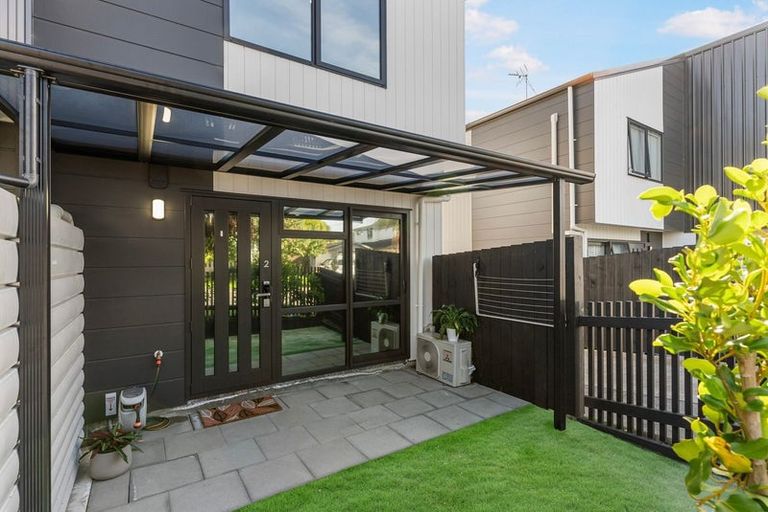Photo of property in 2/4 Harry Ward Place, Henderson, Auckland, 0610