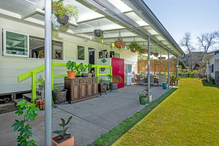 Photo of property in 31 Uawa Parade, Tolaga Bay, 4077