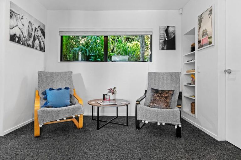 Photo of property in 5 Ti Tree Lane, Stanmore Bay, Whangaparaoa, 0932