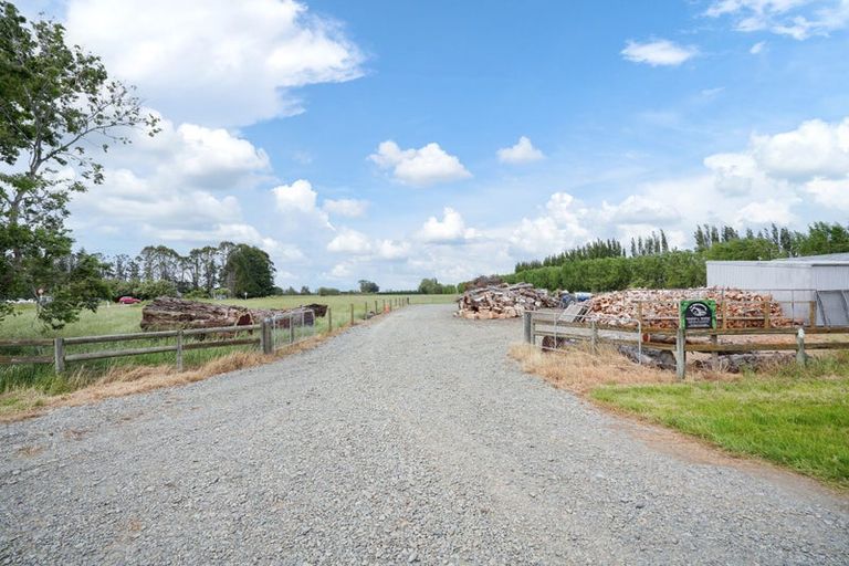 Photo of property in 61 Moore Road, Winton, 9781