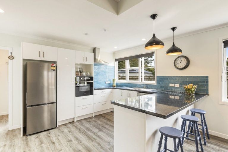 Photo of property in 56 Maire Street, Inglewood, 4330