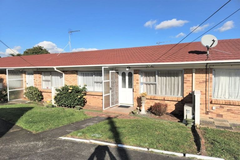 Photo of property in 2/16 Hamlin Road, Mount Wellington, Auckland, 1060