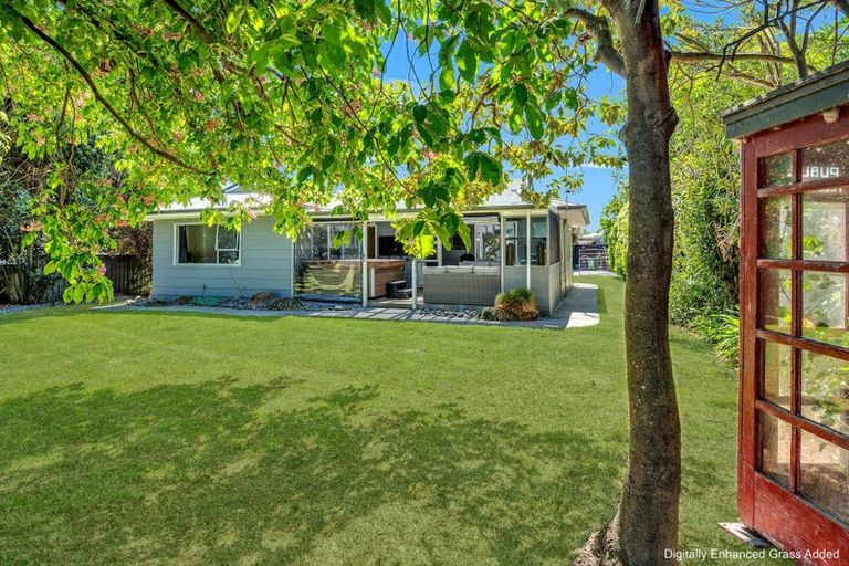 Photo of property in 14 Williamson Road, Clive, 4102