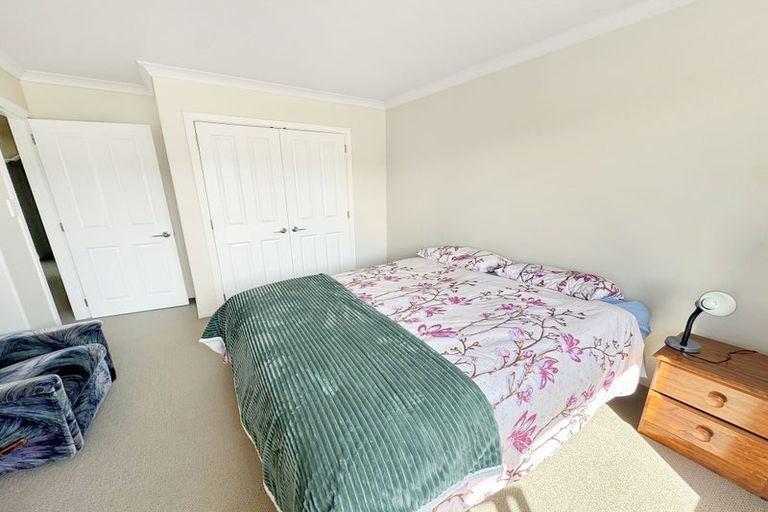 Photo of property in 19 Willowview Drive, Redwood, Christchurch, 8051