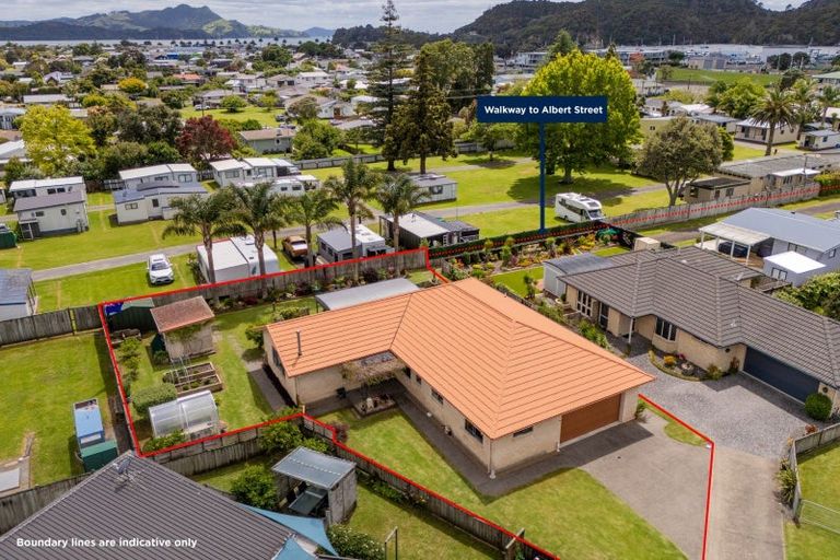 Photo of property in 19 Cobham Lane, Whitianga, 3510
