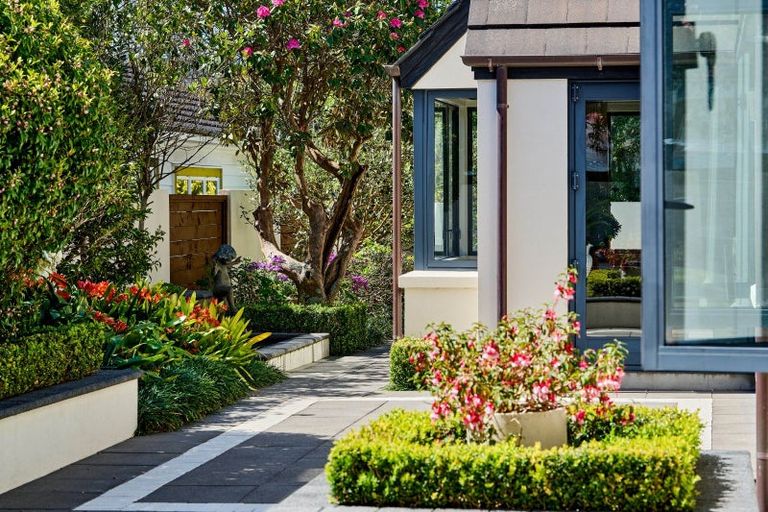 Photo of property in 15 Hautana Square, Woburn, Lower Hutt, 5010