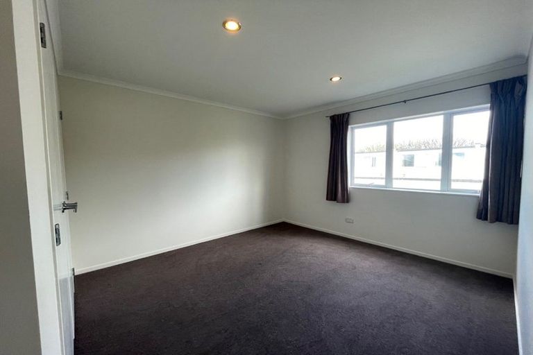 Photo of property in 16 Tarapiroe Avenue, Takanini, 2112