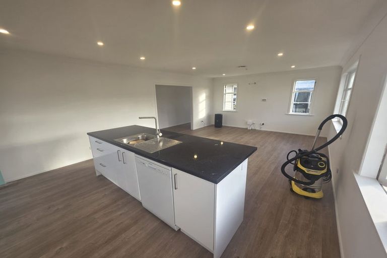 Photo of property in 148 Queen Street West, Levin, 5510