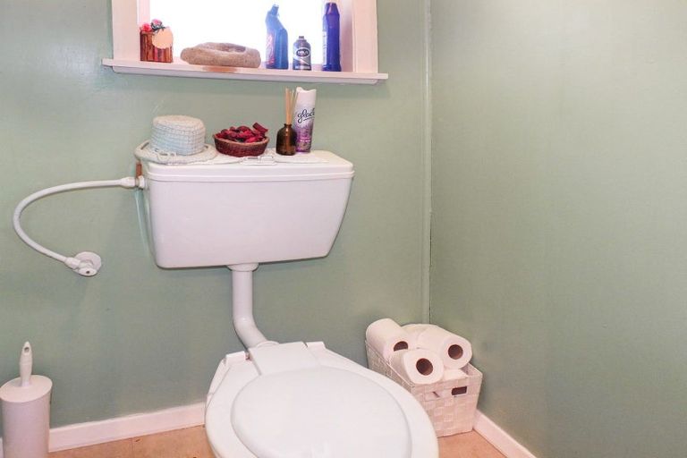 Photo of property in 18 Brown Terrace, Foxton Beach, Foxton, 4815