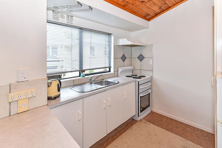 Photo of property in 2/16 Boundary Road, Opaheke, Papakura, 2113