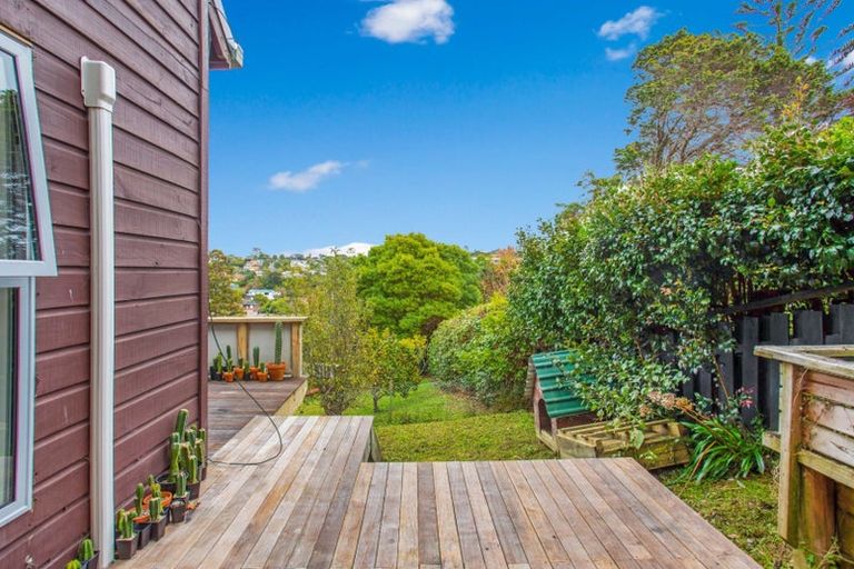 Photo of property in 2/11 Limmer Place, Browns Bay, Auckland, 0632