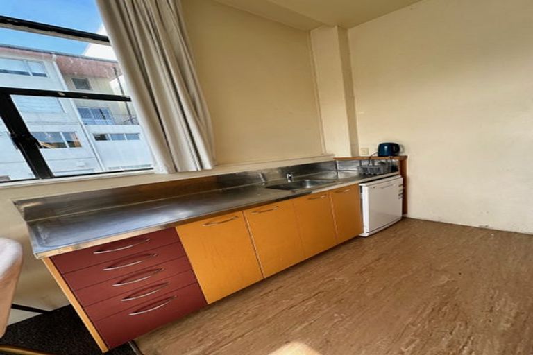 Photo of property in 4 Torrens Terrace, Mount Cook, Wellington, 6011