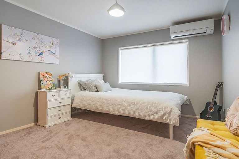 Photo of property in 12 College Drive, Paraparaumu, 5032