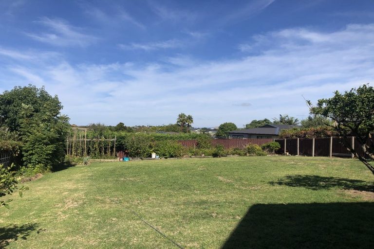 Photo of property in 194 Bleakhouse Road, Mellons Bay, Auckland, 2014