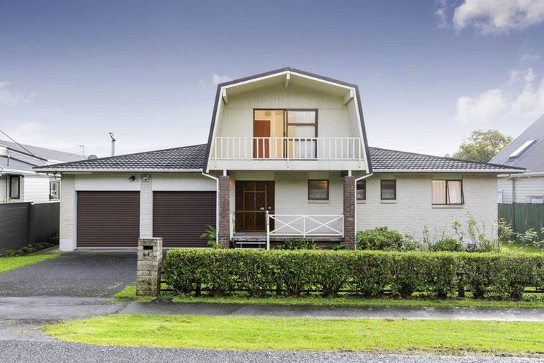 Photo of property in 64 The Terrace, Herald Island, Auckland, 0618