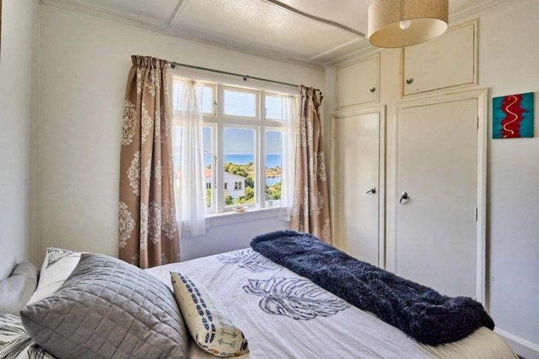 Photo of property in 17 Oku Street, Island Bay, Wellington, 6023