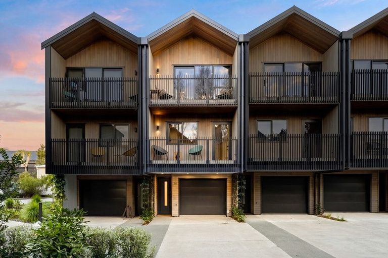 Photo of property in 5/47 Taipari Road, Te Atatu Peninsula, Auckland, 0610