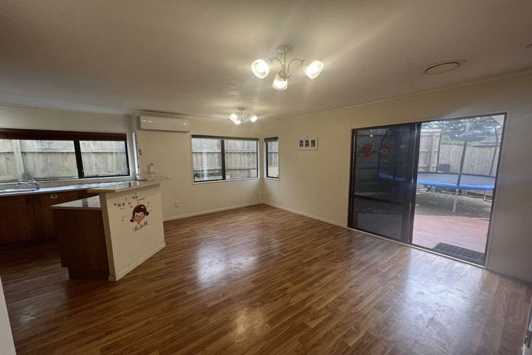 Photo of property in 7 Clarion Place, Glendene, Auckland, 0602