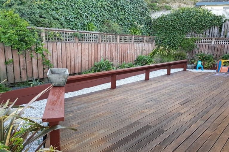 Photo of property in 5a Dennis Way, Island Bay, Wellington, 6023