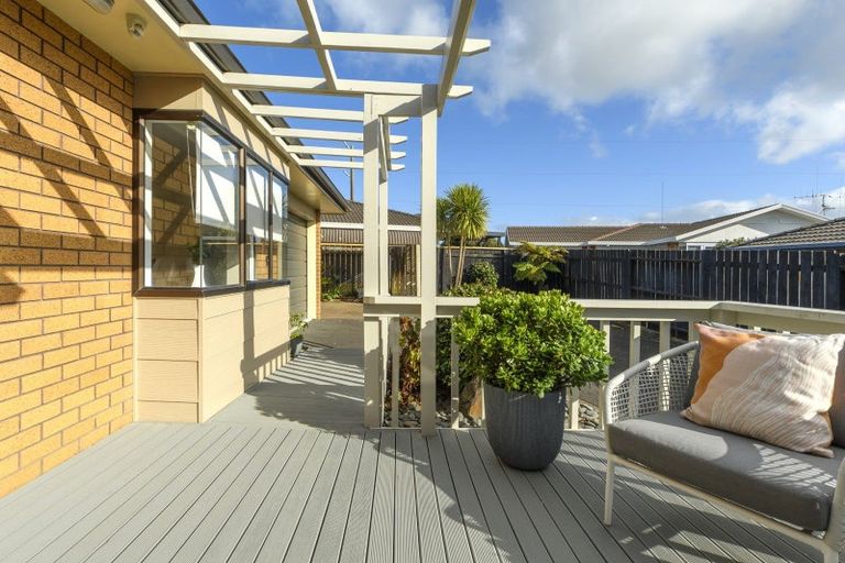 Photo of property in 1 The Green, Mount Maunganui, 3116