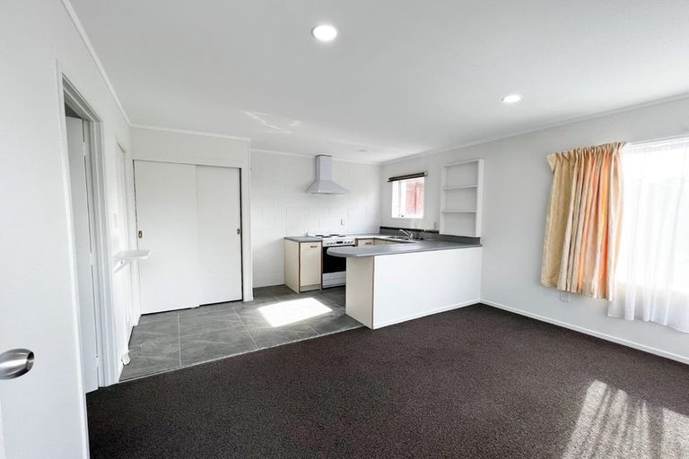 Photo of property in 2/2 Gretel Place, Hillcrest, Auckland, 0627