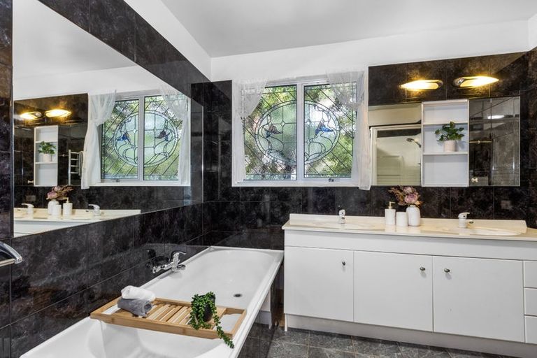 Photo of property in 214 Dyers Pass Road, Cashmere, Christchurch, 8022