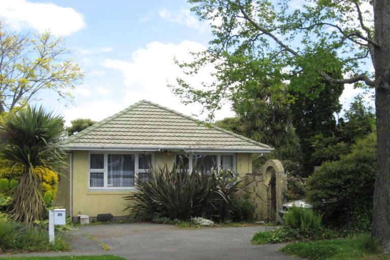 Photo of property in 35 Banbury Street, Burnside, Christchurch, 8053
