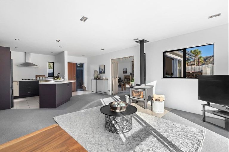 Photo of property in 2/1 Maple Court, Arthurs Point, Queenstown, 9371