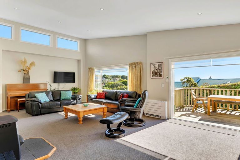 Photo of property in 7 View Road, Titahi Bay, Porirua, 5022