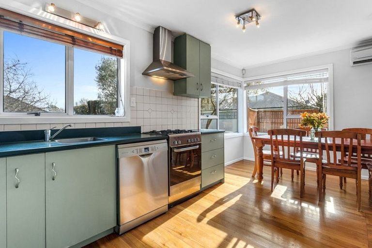 Photo of property in 4 Trafford Street, Harewood, Christchurch, 8051