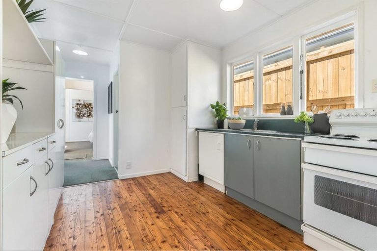 Photo of property in 11a Gemini Place, Beach Haven, Auckland, 0626